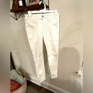 White, size 4, American Eagle skinny jeggings; only worn a couple of times